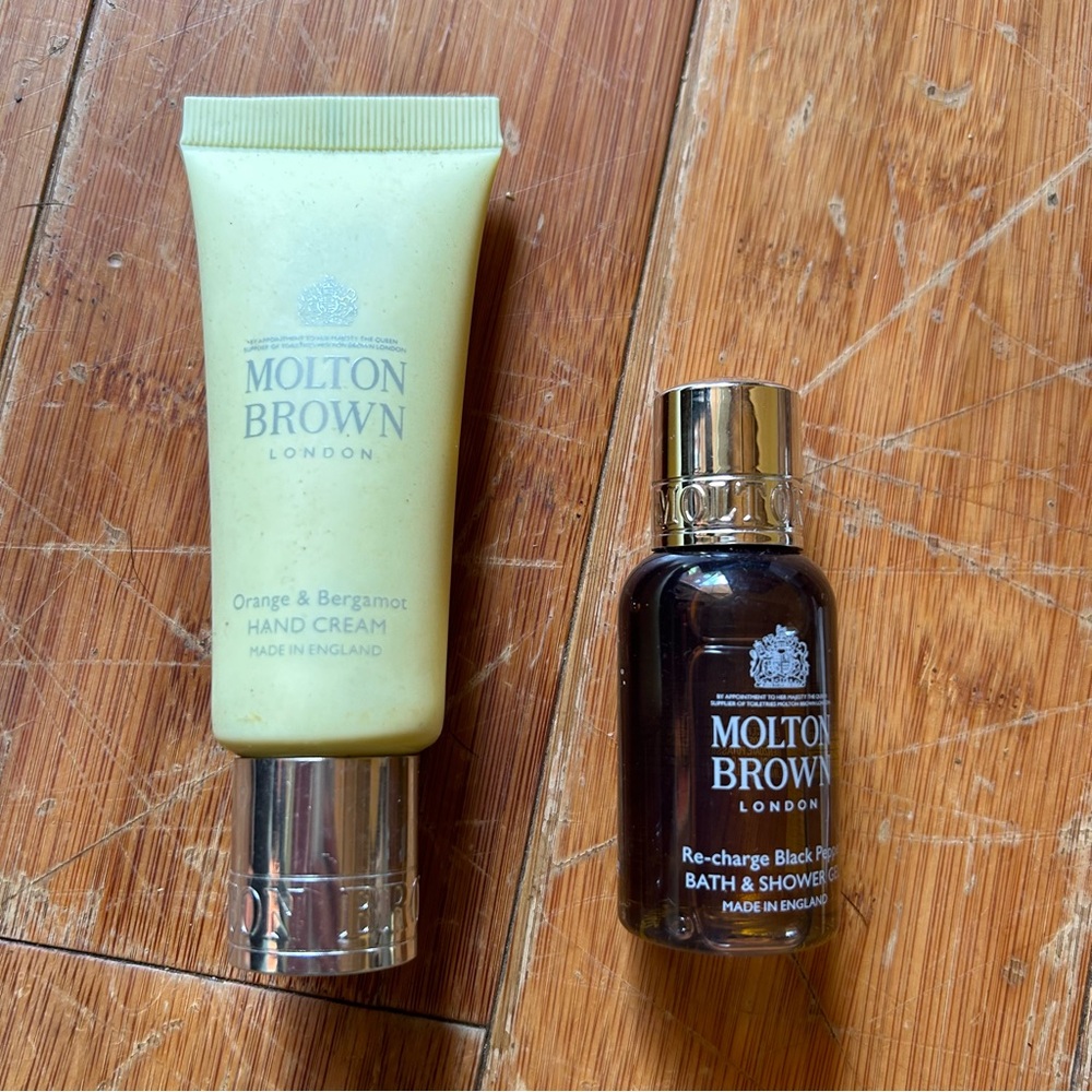 Molton Brown Orange Bergamot Hand cream and Recharge Black Pepper body wash set